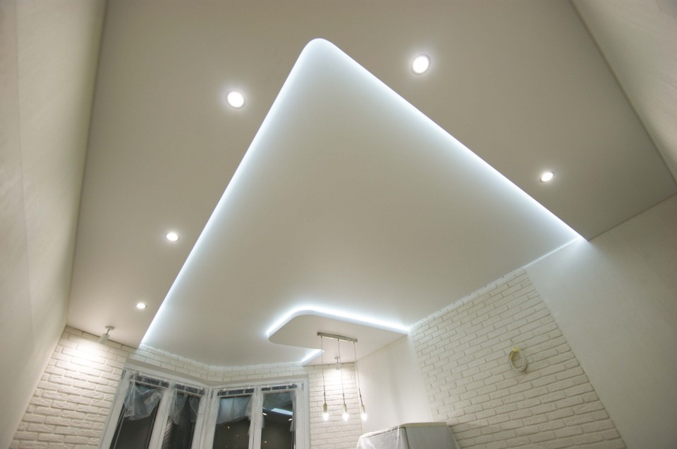 Заказать парящие натяжные потолки в г. Апастово